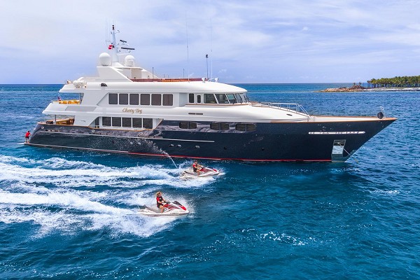 領(lǐng)航Top10——2016全球租賃市場又添新艇 領(lǐng)航Top10——2016全球租賃市場又添新艇