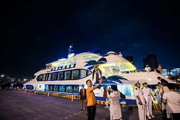 大型游船 大型游船