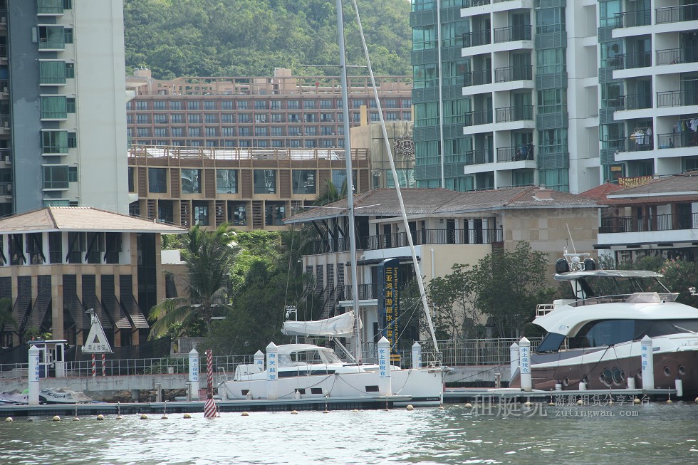 三亞鴻洲國際游艇會碼頭 三亞鴻洲國際游艇會碼頭